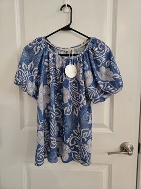 Chenault Blue and White Floral Puff-Sleeve Blouse Size MED
